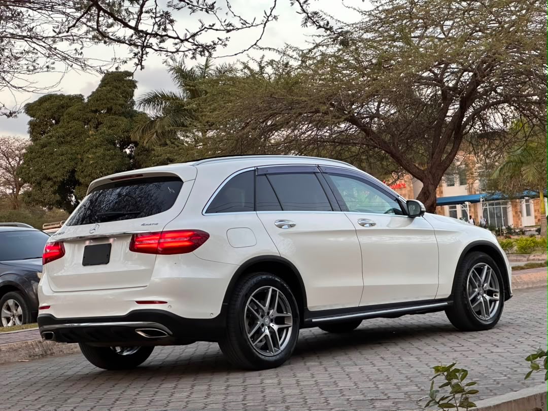 Mercedes benz thumbnail 8